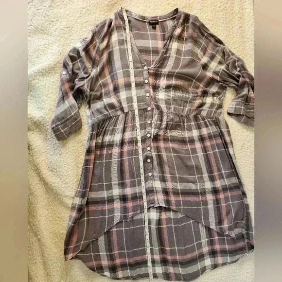 Torrid Purple and Gray Plaid V-Neck Cuffed Sleeve Top, 2x - Picture 10 of 11